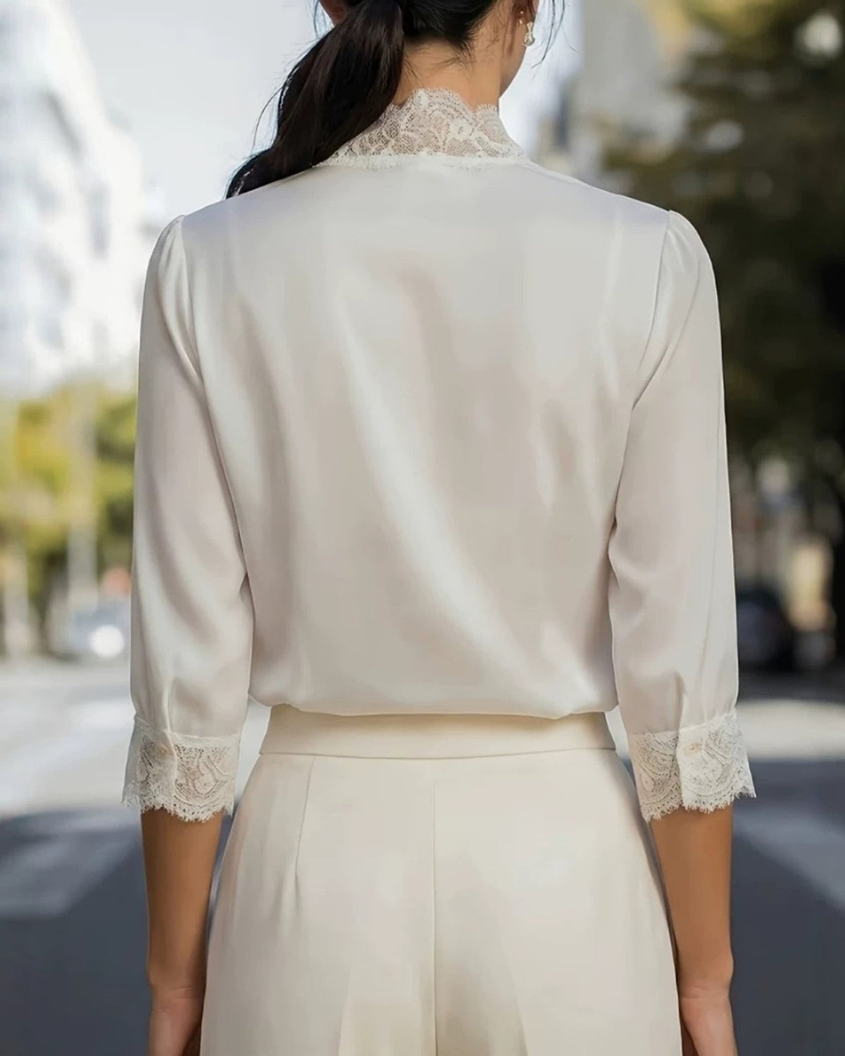 Léa Delicate V-Neck Lace Collar Blouse