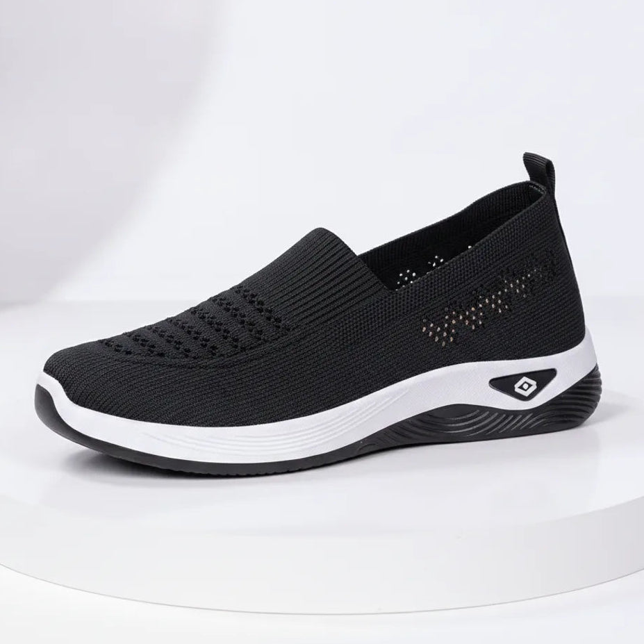 Élise Flyknit Walking Sneakers
