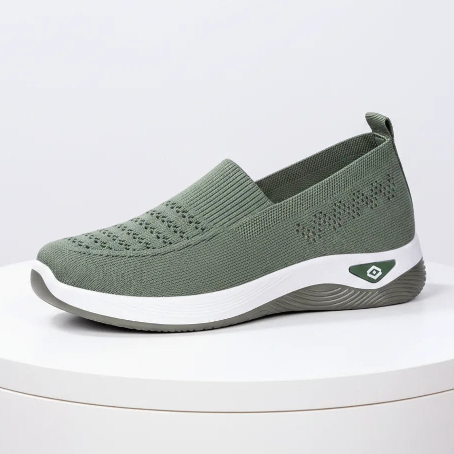 Élise Flyknit Walking Sneakers
