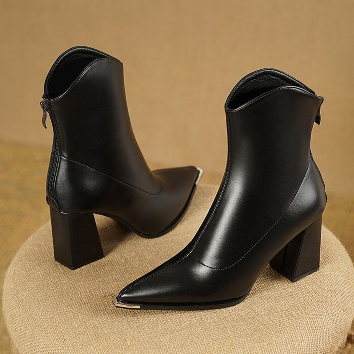 Élise Distinctive Block Heel Ankle Boots