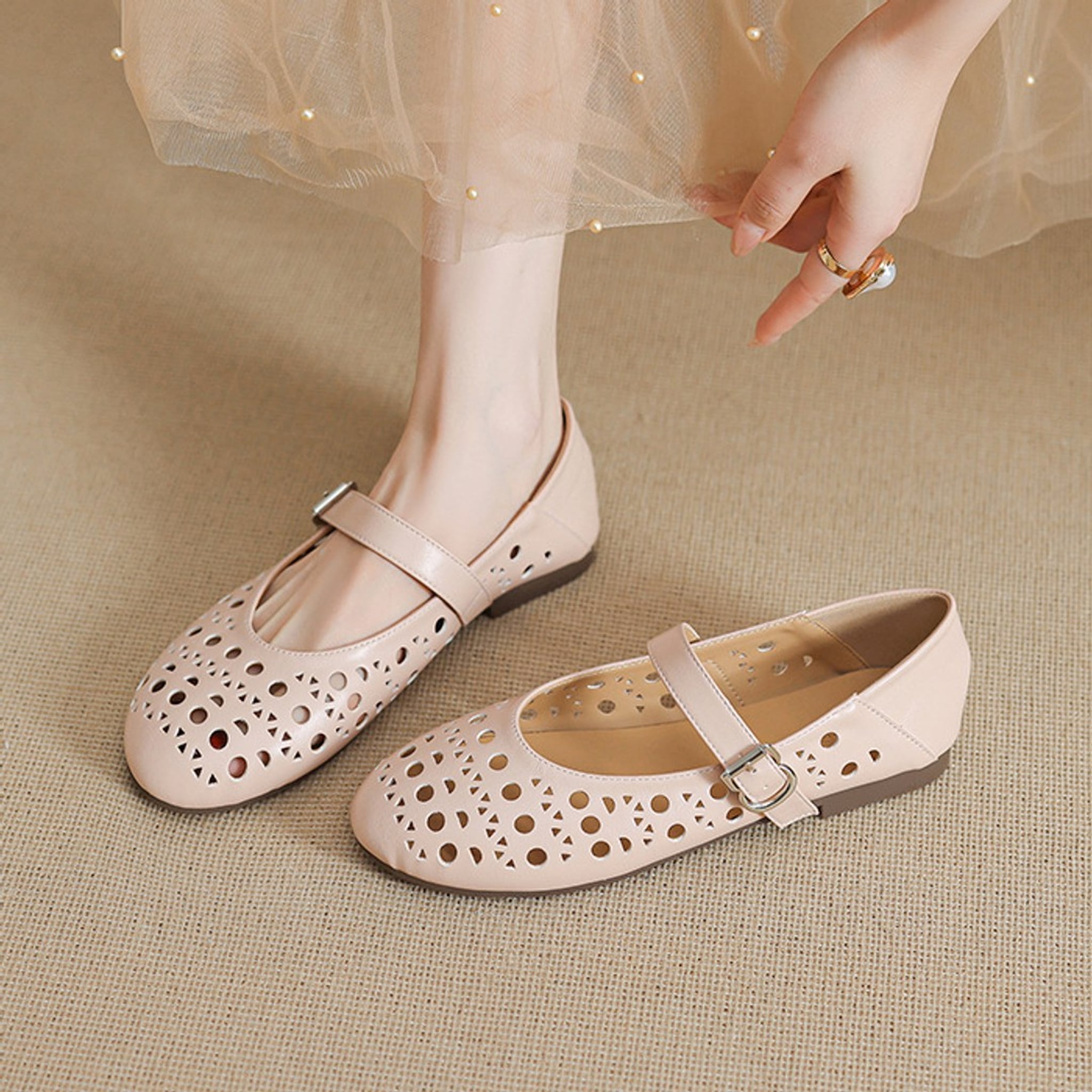Élise Hollow Out Breathable Mary Jane Ballet Flats