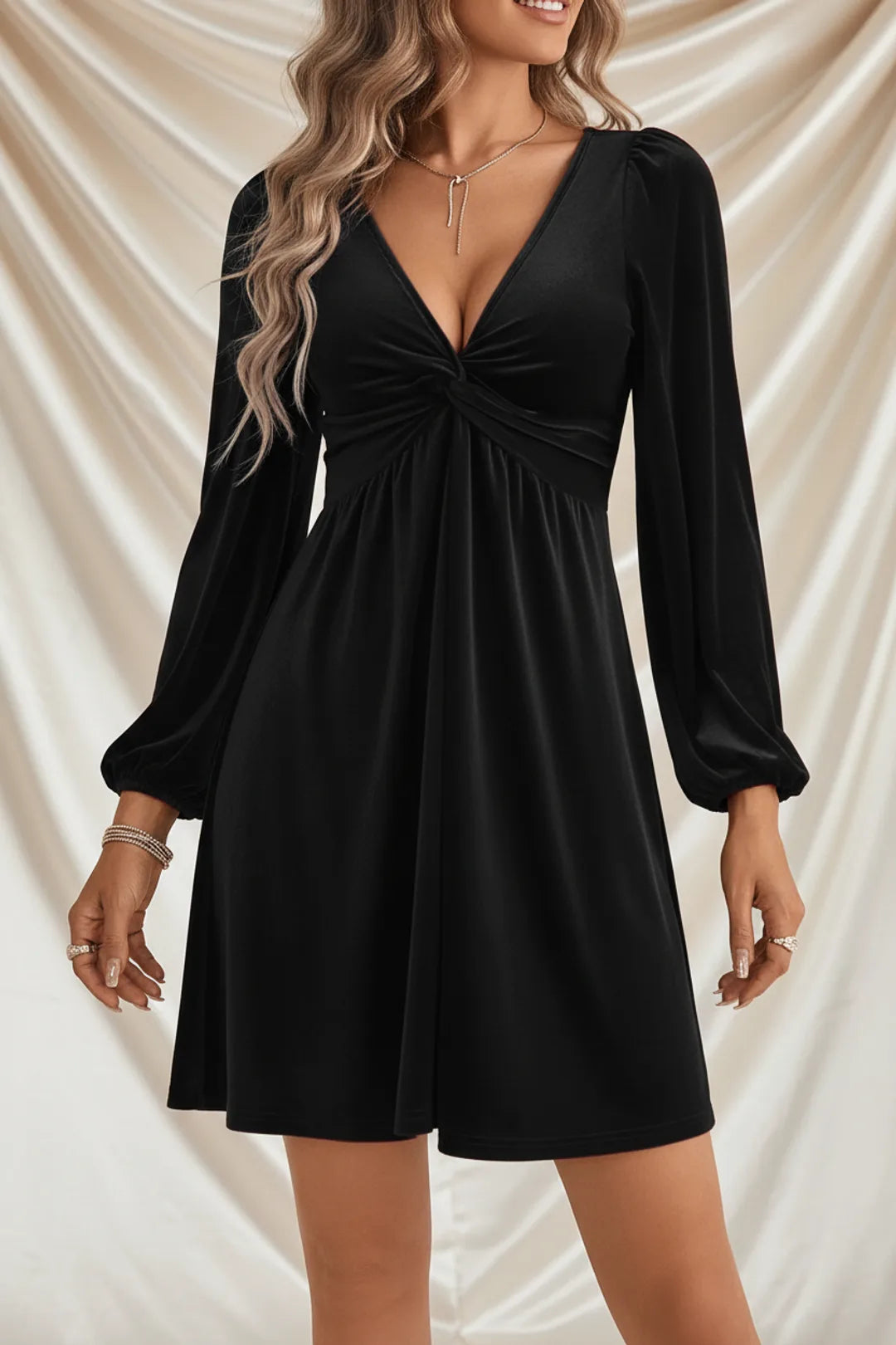 Léa Velvet Long Sleeve Elegant V-Neck Party Dress