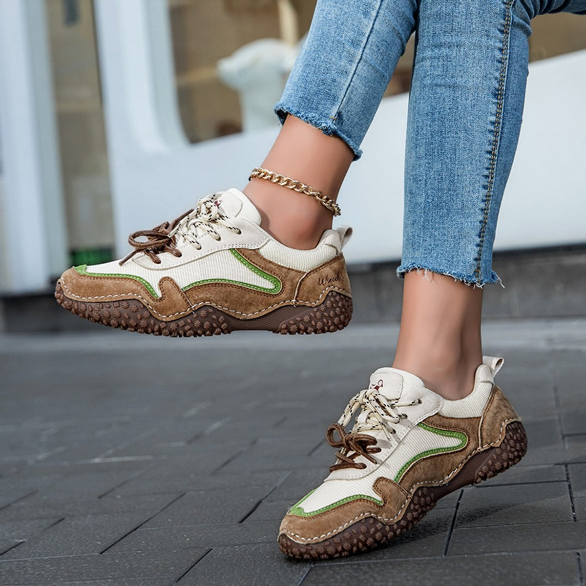 Élise Vintage Rugged Walking Sneakers