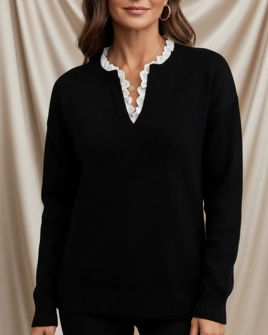 Léa Chic Lace Trim V-Neck Sweater