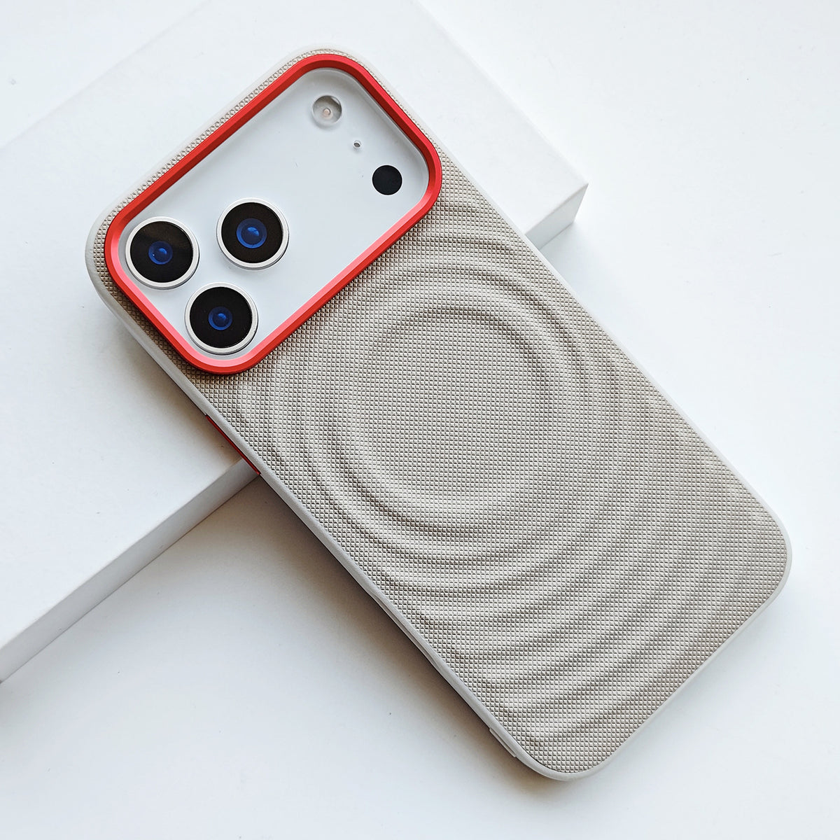 Clifford Pulsing Futura iPhone 18 Pro/ProMax Case