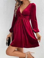 Léa Velvet Long Sleeve Elegant V-Neck Party Dress