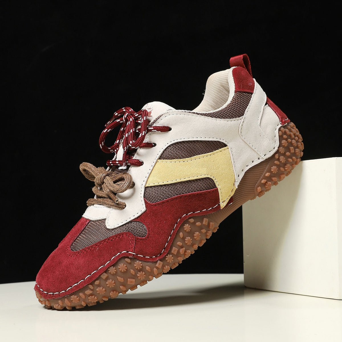 Élise Vintage Rugged Walking Sneakers