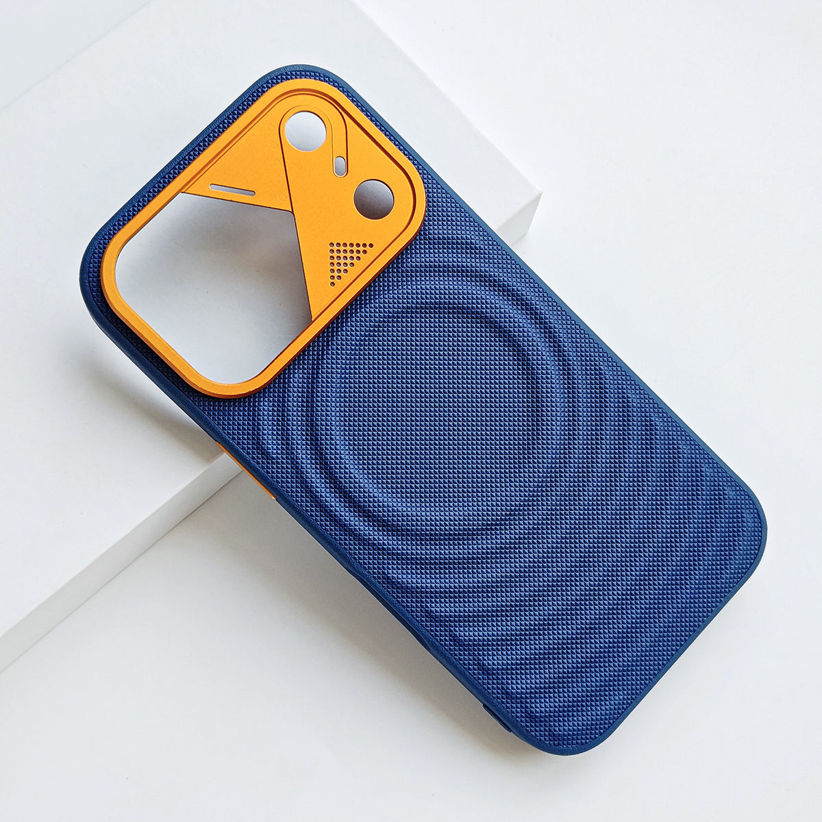 Pulsation Futura iPhone 18 Pro/ProMax Case