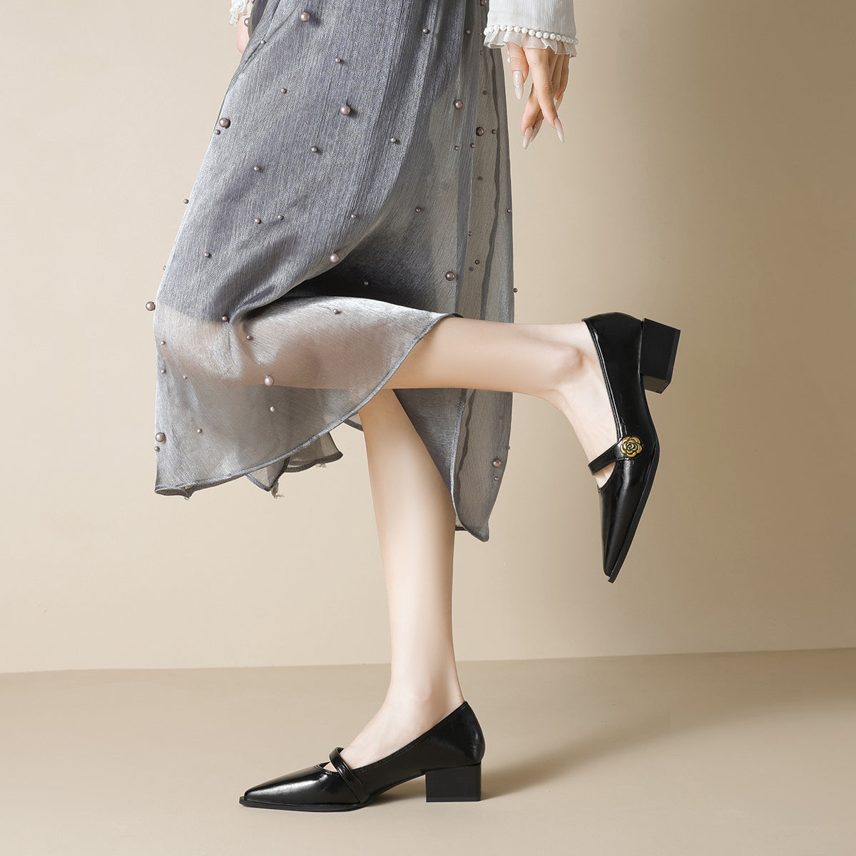 Élise French Retro Camellia Pump Heel