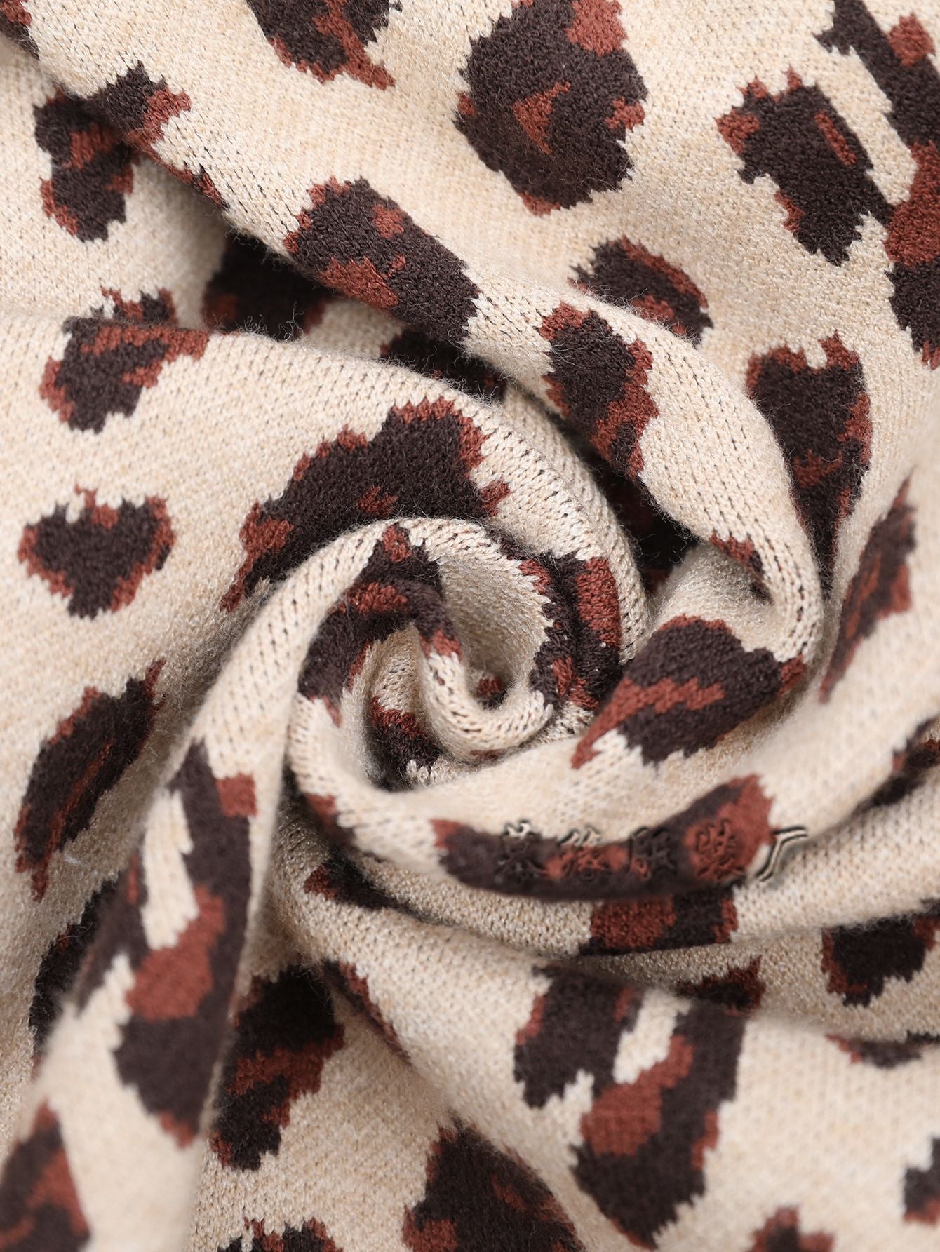 Léa Savannah Leopard Mid Collar Long Sleeve