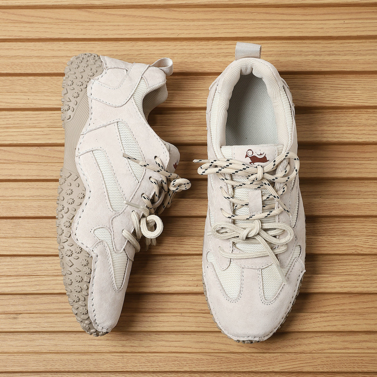 Élise Vintage Rugged Walking Sneakers