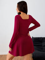 Léa Elegant Square Neck Long Sleeve Mini Dress