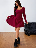 Léa Elegant Square Neck Long Sleeve Mini Dress