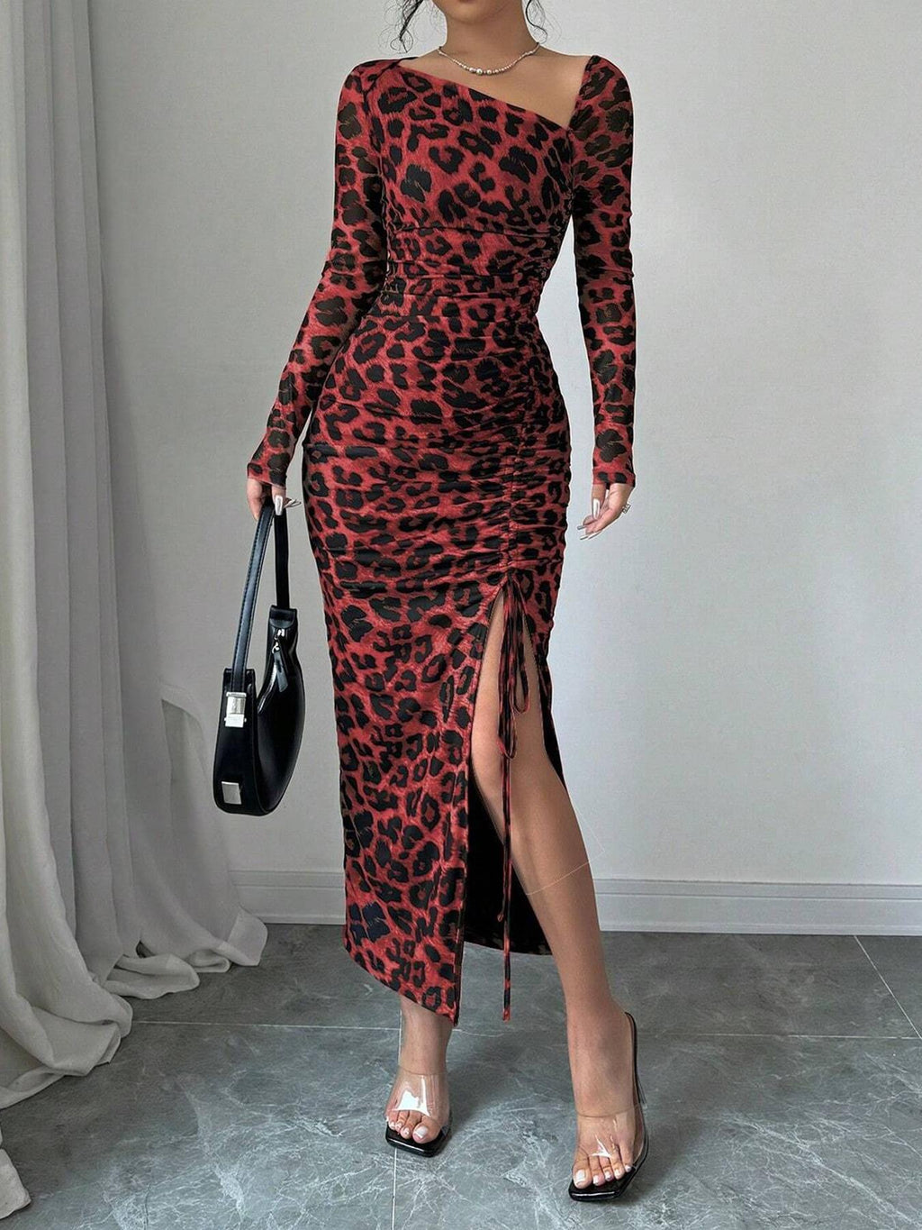 Léa Luxe Leopard Long Sleeve Bodycon Dress