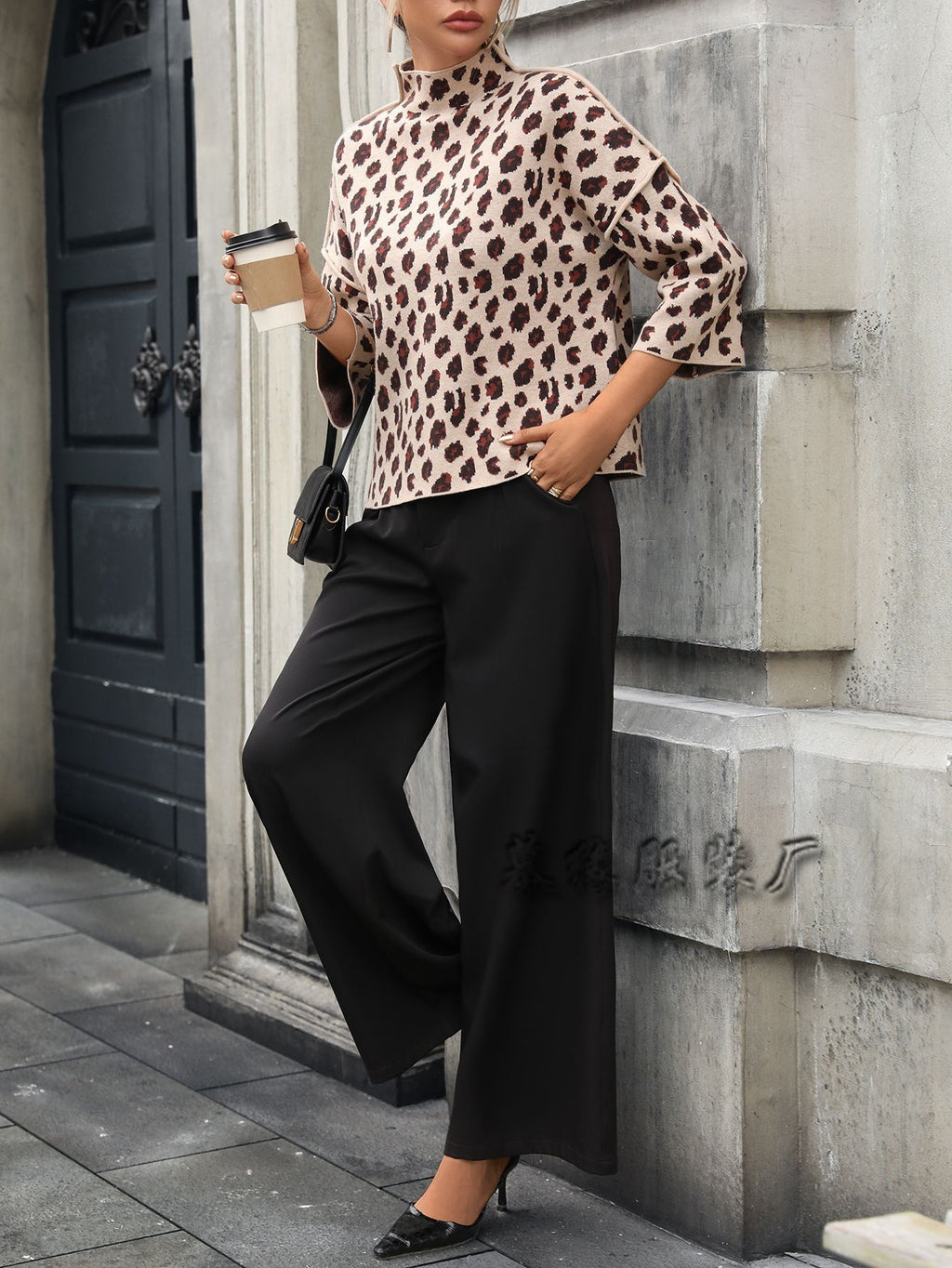 Léa Savannah Leopard Mid Collar Long Sleeve