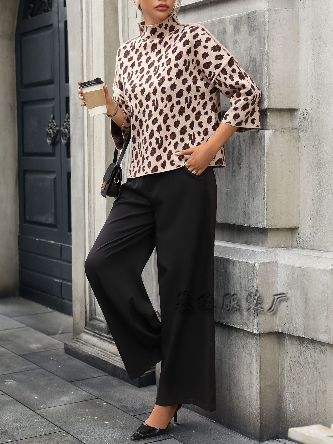 Léa Savannah Leopard Mid Collar Long Sleeve