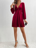 Léa Velvet Long Sleeve Elegant V-Neck Party Dress