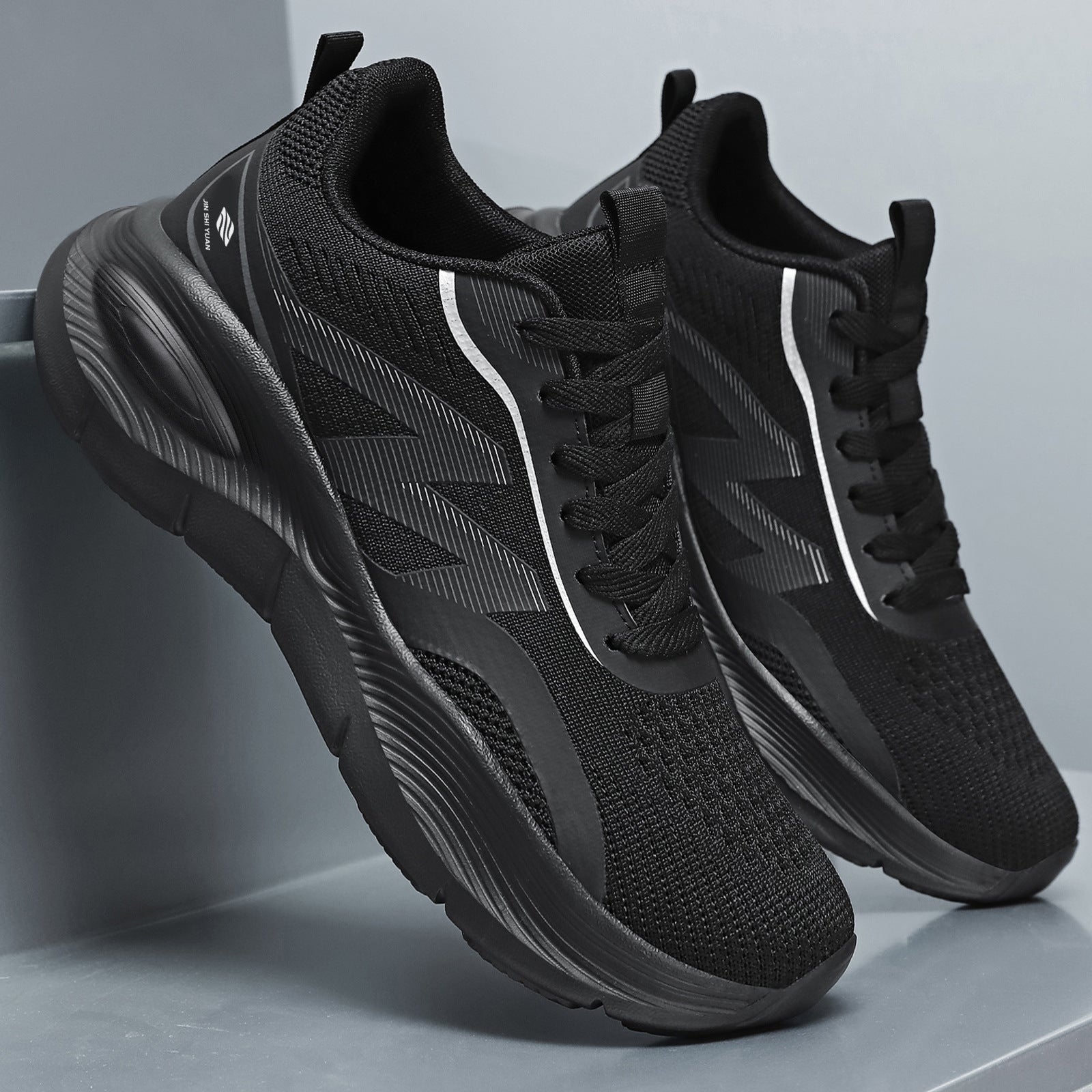 Landstrider Lightweight Wide-Toe Road Running Shoes