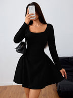 Léa Elegant Square Neck Long Sleeve Mini Dress