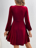 Léa Velvet Long Sleeve Elegant V-Neck Party Dress