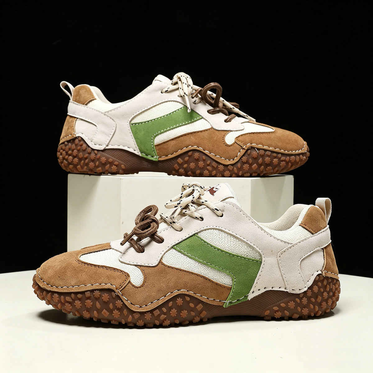 Élise Vintage Rugged Walking Sneakers