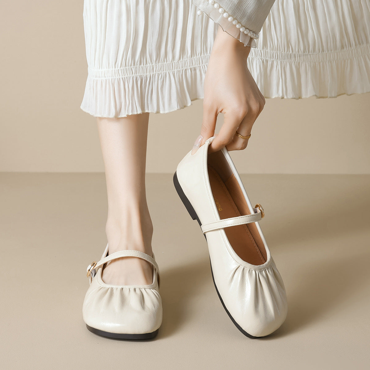 Élise Soft Sole Scrunched Mary Jane Ballet Flats