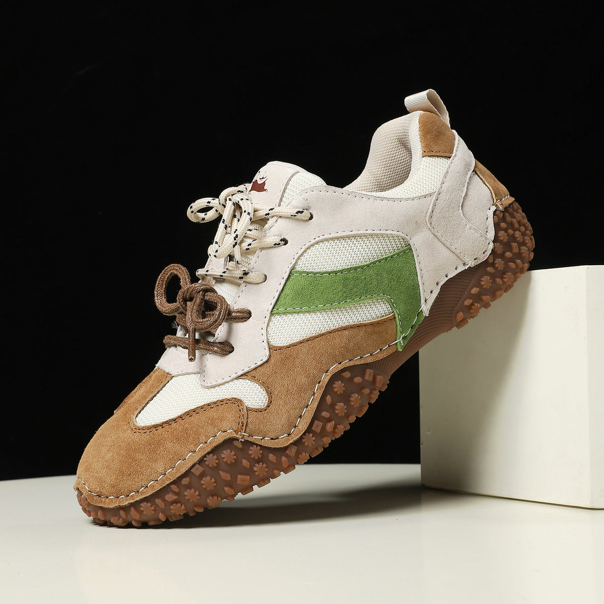 Élise Vintage Rugged Walking Sneakers