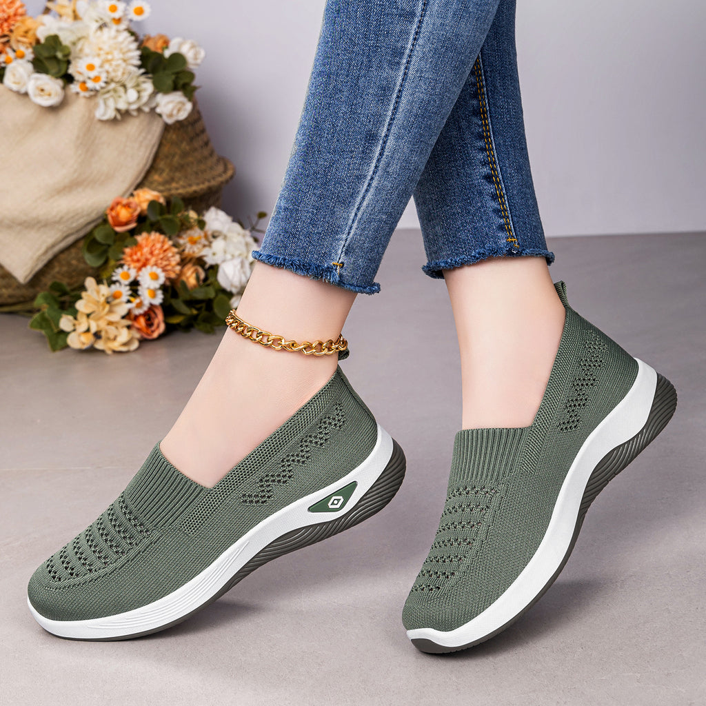Élise Flyknit Walking Sneakers
