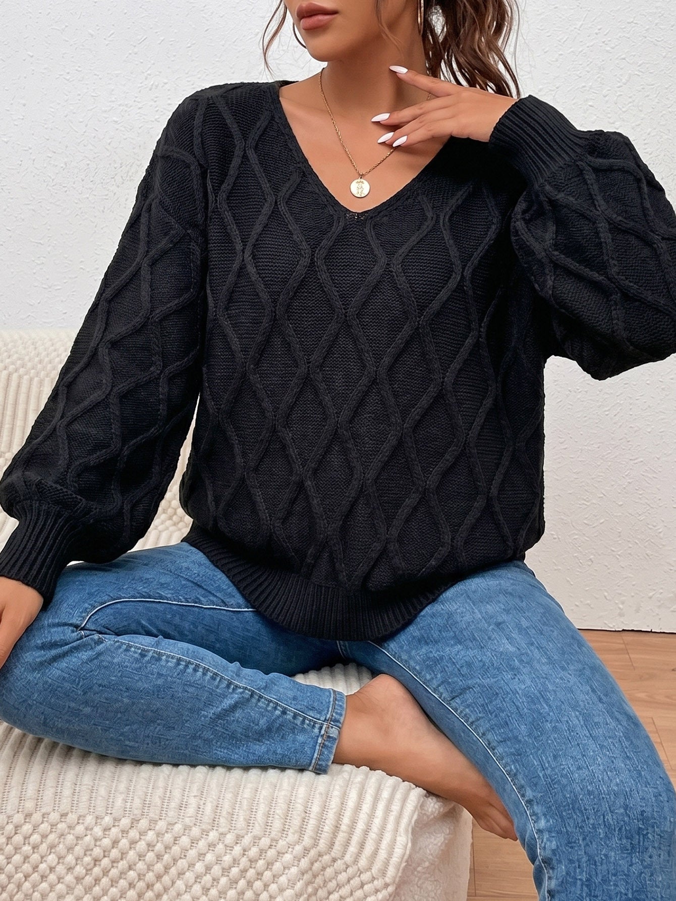 Léa V-Neck Twisted Knit Pullover Sweater
