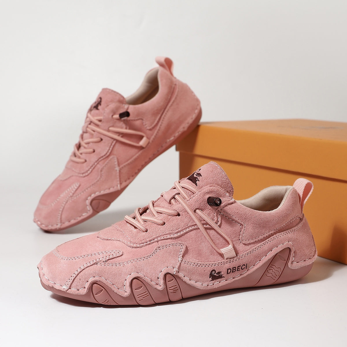 Élise Vintage Soft Suede Sneaker