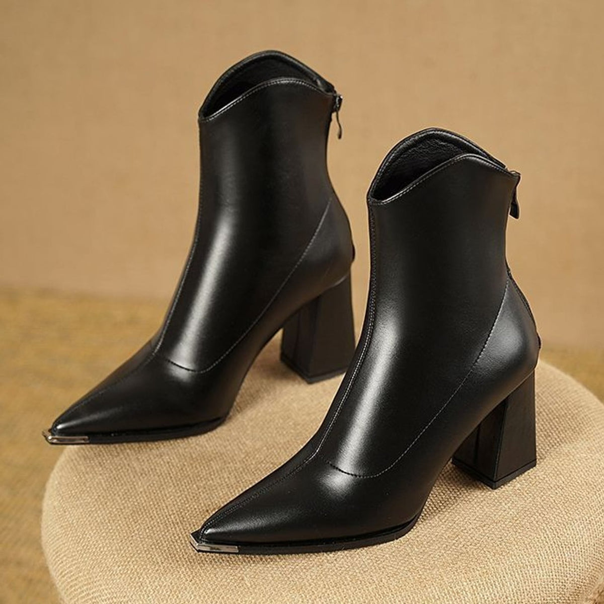 Élise Distinctive Block Heel Ankle Boots
