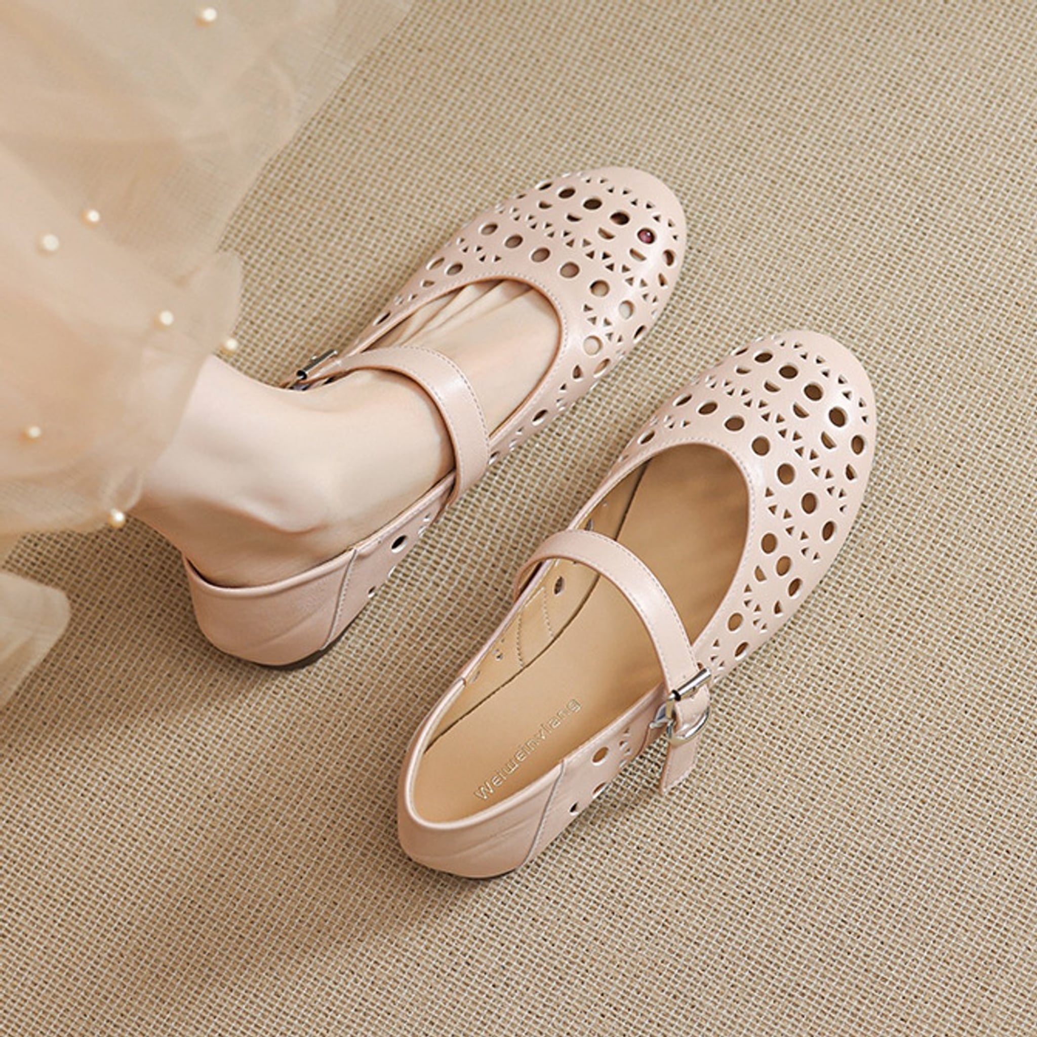 Élise Hollow Out Breathable Mary Jane Ballet Flats