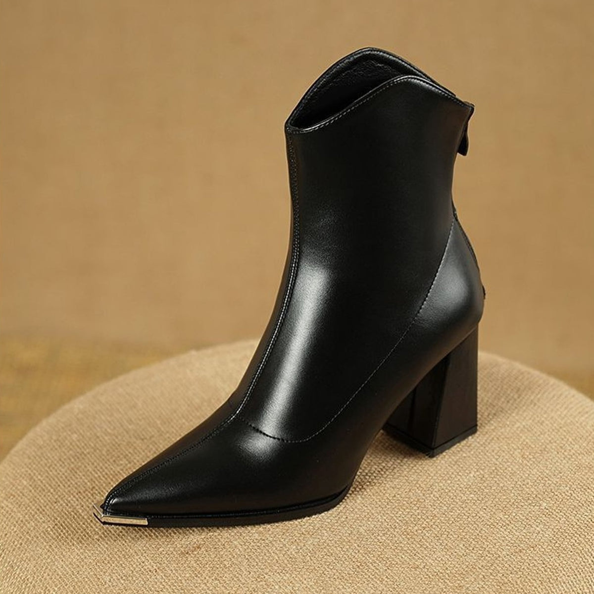 Élise Distinctive Block Heel Ankle Boots