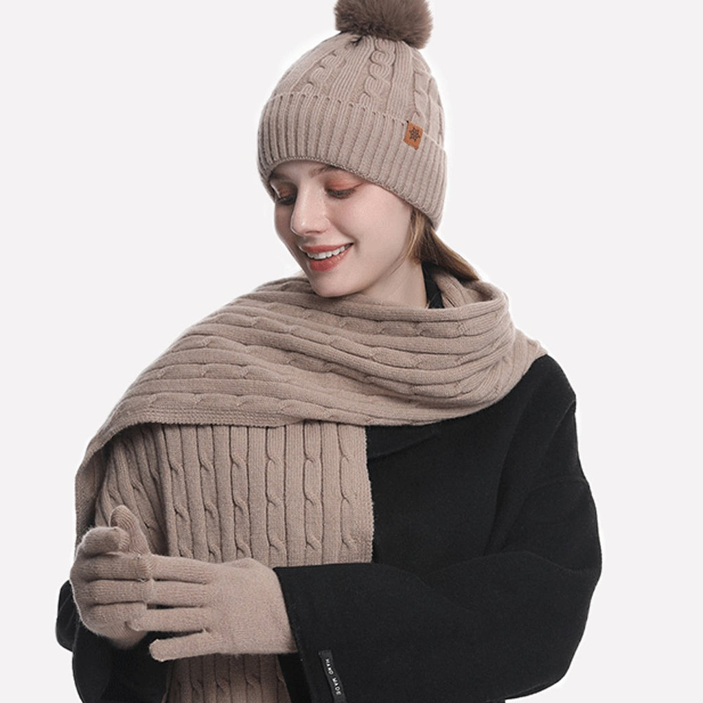 Léa Cable Knit Pom Beanie Scarf Set
